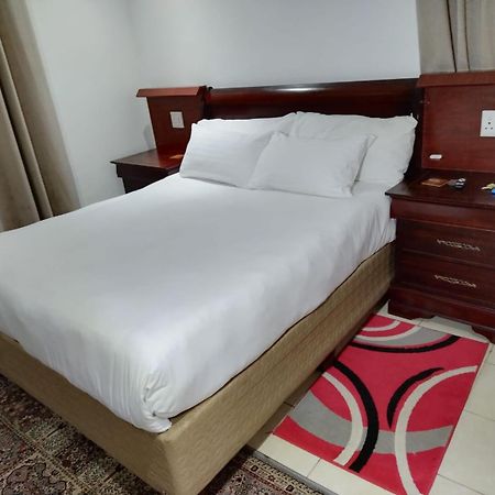 Cheers Guest House Evander Luaran gambar